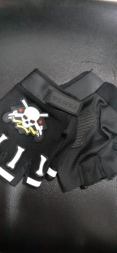 Перчатки "Череп" черные 3151027
